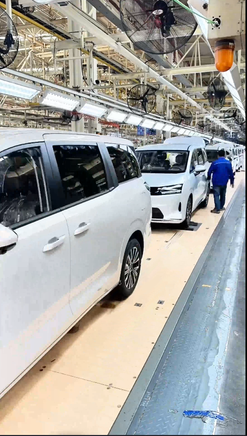 Latest company news about Authorized Official Wuling Export Partner Delivers Factory-Direct Vehicle Supply Without Any Middlemen, Unbeatable Bulk 